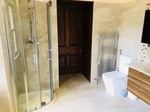 Beautiful 4-Bed Villa in Glasgow - Image 3