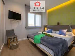 Luxury Apartment with Modern Amenities, 100m from Beach, Parking Included - Image 4