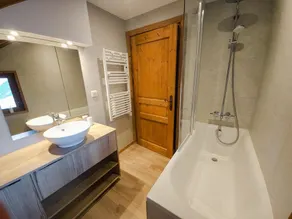 Cabaña en el corazón de St Martin de Belleville, cerca del telesquí, 5 habitaciones, 112 m² - Image 3