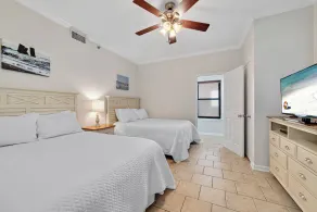 GULF-FRONT CONDO, POOLS, SPLASH PAD, LOTS OF AMENITIES! - Image 4