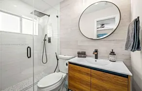 Stunning 3bdr, water front, amazing view, hot tub, pool!!! Close to the beach!  - Image 3