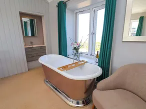 VOEBROCH, pet friendly, character holiday cottage in Lythe - Image 2