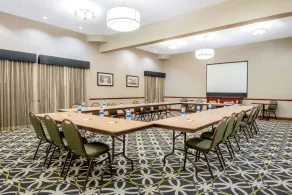 La Quinta Inn & Suites by Wyndham Gainesville - Image 3