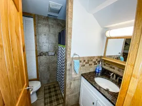 \"BEACHCOMBER\"- A Gem on Lake Erie   120 Feet of Private Frontage and Beach - Image 5