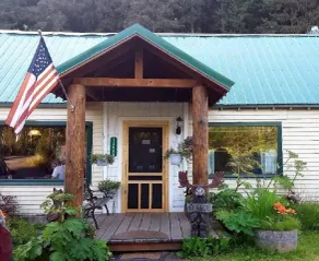 Nauti Otter Inn and Yurt Village - Image 5