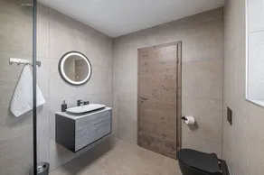 Entire 3-bedroom house in nature with lake view - Image 4