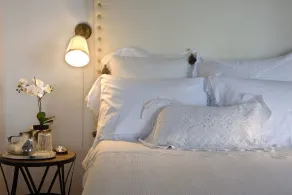 Beach Front, Romantic Escape, Breathtaking Views, 'Pieds dans L'eau', & More - Image 5