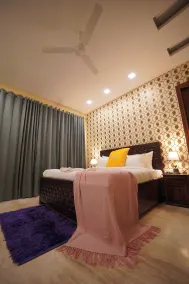 Lime Tree 3BHK Serviced Apartments DLF 5 - Image 5