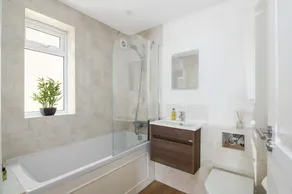 Hawthorn - Oxford with Parking and Garden - Image 3