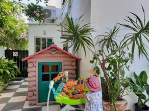 TIL 500 METRE FRA BUNNY BEACH AREAL! STORE PLACERING. Svømmehal. Havudsigt. - Image 3