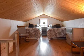Lac Lippé Cottage – Kayak & Paddle Included - Image 4