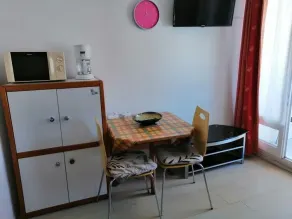 Studios Curistes 4 ème étage avec Balcon, ascenceur et parking Lamalou les Bains - Image 4