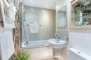 Apartment in Canary Wharf - Image 3