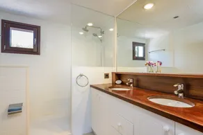 Modern Holiday Home \"Bini Nura\" with Sea View, Wi-Fi, Garden & Pool - Image 2