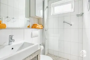 Comfortable 2-room apartment near the subway in a quiet location - Image 5
