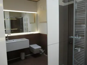 Casa vacanze di lusso direttamente sul lago, comfort naturale in stile moderno - Image 4