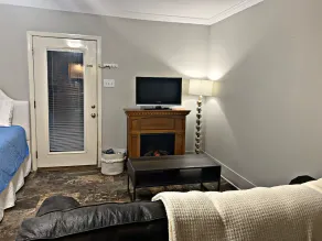 Pecan Orchard Bungalow - Image 4