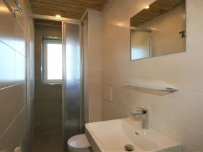 Fin lejlighed i villa for 5 personer med WIFI, TV, balkon og kæledyr tilladt - Image 3
