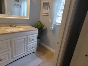 Cozy, Close to downtown Lake View home. - Image 3
