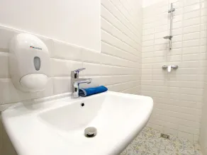 2 bedroom/2 bathroom duplex close to Opera/Andrassy bld - Image 3