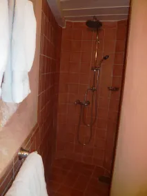 Romantisk gammelsten bygget lille villa med udsigt over - Image 4