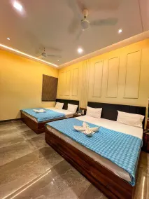 OnlyStay GSM Near Prem Mandir - Image 4