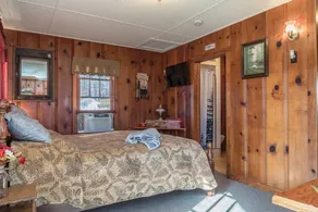 Cozy Cabin at Rockaway Rentals near Branson - Image 2