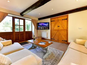 Cosy Rural 2 Bed Barn conversion close to Beach - Pass the Keys - Image 2