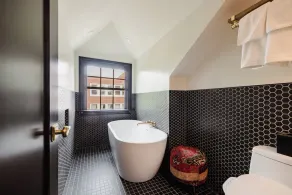 Hotel State College - Image 3