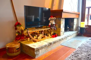 Mountain apartment with fireplace - Image 2