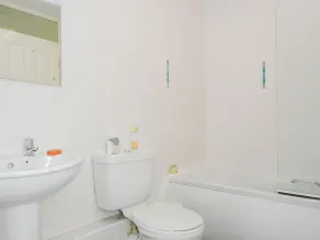 42 VALLEY LODGE, pet friendly, with pool in Callington - Image 4