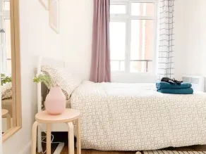 ENTIRE 2 BED FLAT ON GRANBY ST+PRKG+WIFI+MEMRYFOAM - Image 5