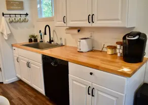 Cute tiny home with everything you need! - Image 5