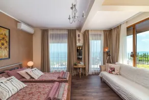Hyggelig villa med privat pool, jacuzzi, fantastisk havudsigt, Bulgarien - Image 3