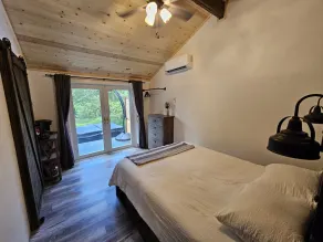 Canyon Falls Cabin. A cozy riverfront cabin located on Canyon Creek - Image 5