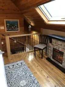 Chambre Loft King avec cuisine complète dans le bâtiment historique Carriage House. - Image 2