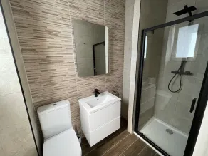 Luxury 6 bed home with hot tub - Image 3