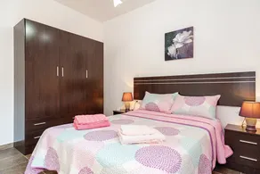 Air-Conditioned Home with Large Pool, Terrace, Garden & Wi-Fi; Pets Allowed, Parking Available - Image 5