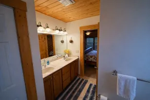 Stunning Log Cabin on 65 Acres with a new swimming pool - Image 5