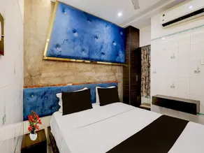 Saver Double Hotel Admire Suit - Image 3