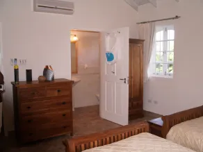  Large 7 Bed  Vacation Villa. Sleeps 14. Walking distance beach and amenities  - Image 2