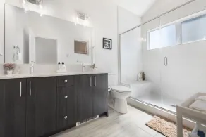 Cheerful 3-bedroom New Townhouse near UW/Seattle Children's, Free Parking, AC - Image 4