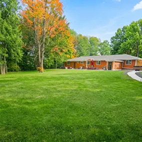 Huge House near Pictured Rocks, Trails, Hot Tub, walking distance to Casino/Bars - Image 4