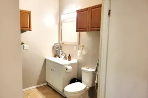 Charming Spacious 3br-2ba House - Image 4