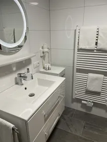 Ferienwohnung mit 3 Schlafzimmer 2021 neu renoviert und Wellness - Image 5