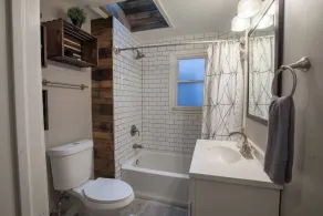 Light-Filled Farmhouse -4BR Retreat Near Grandview - Image 3