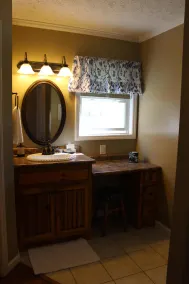 Juni's Place In The Country - Image 4