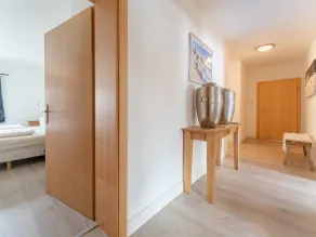 Spacious apartment with south-facing terrace - Image 5