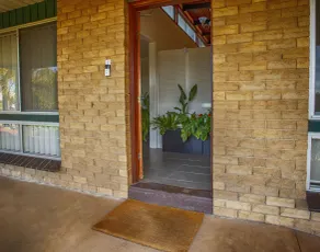 Hi Way Eight Motor Inn - Image 5