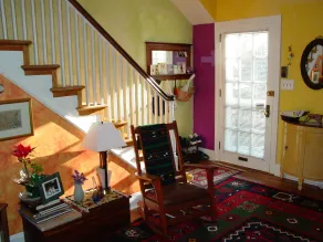 Artsy Homey Rowhouse, 3bdrm & office, quiet urban area, free parking, fast WiFi - Image 3